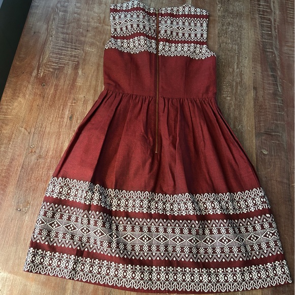 Sleeveless maroon embroidered fit and flare dress from Hobbs London N.W. 3 line - Picture 2 of 8